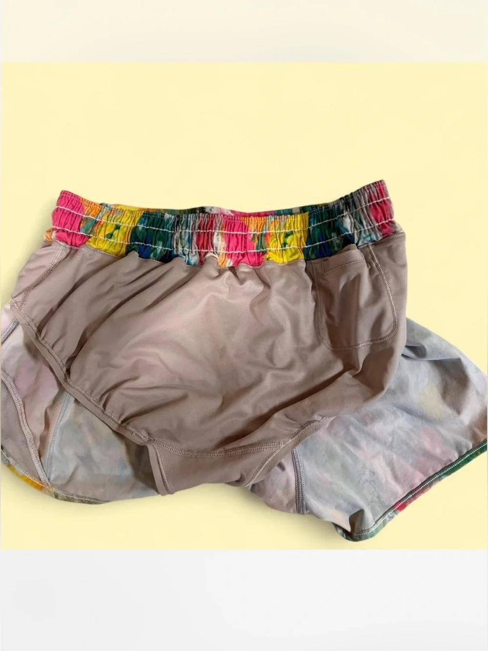 Lululemon Hotty Hot Low-Rise Lined Shorts 2.5